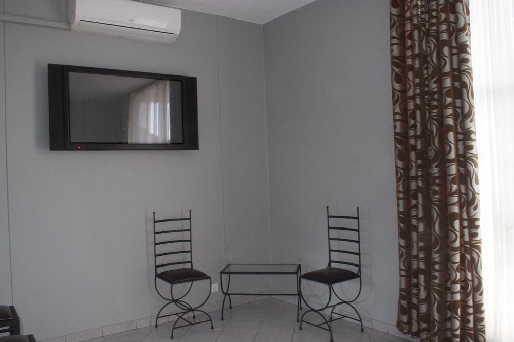 N1 Hotel Samora Machel Harare Exterior photo